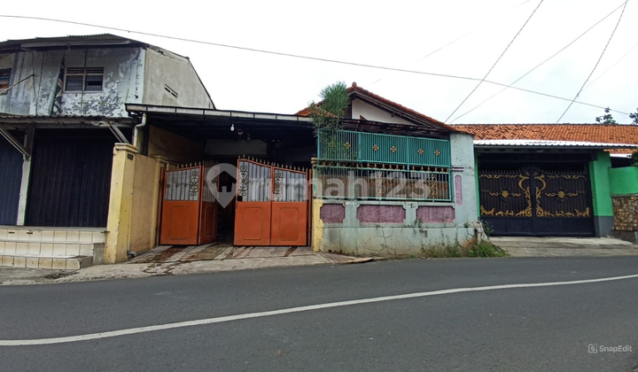 Rumah di Jalan ramai Lalu lintas, Duren Jaya, Bekasi Timur, Bekasi