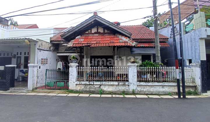 Rumah Tua komp Marna Putra Kapin, Jatibening Baru, Pondok Gede Bekasi