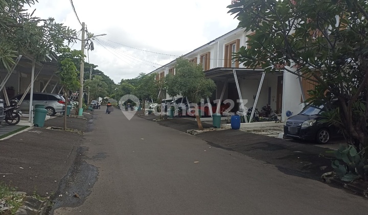 Modern House Near Summarecon Bekasi in Cluster Golden Prima Harapan Regency, North Bekasi 2