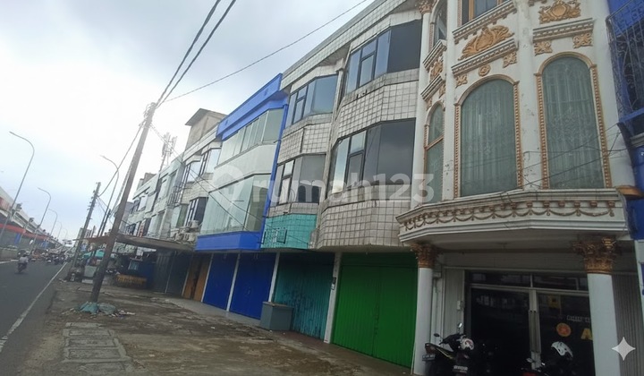 Shop house on Jalan Kalimalang Bekasi, Jakasampurna, West Bekasi, Bekasi 2