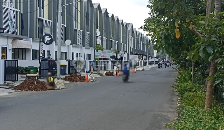 Hybridhome Shop House, Shop House on Jalan Utama Prima Harapan Regency, North Bekasi, Bekasi 2