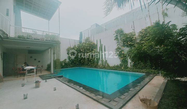 Kebon Jeruk Rumah Luas Dengan Swimming Pool Dan Taman Yang Asri 2