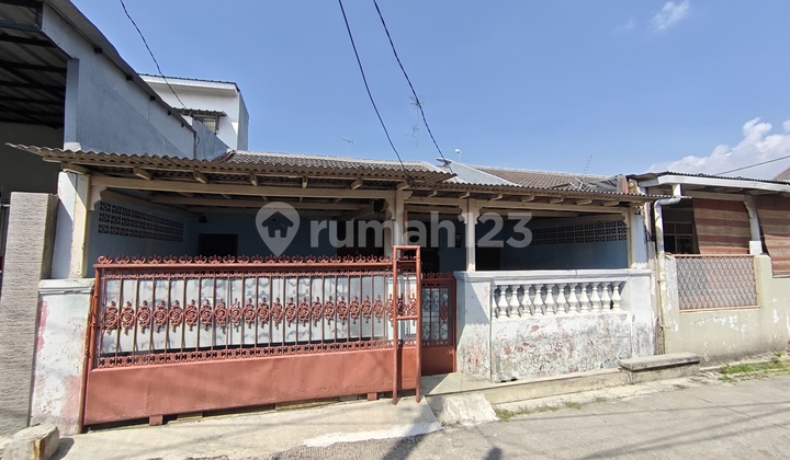 East Bekasi Danita Irrigation Complex house for sale cheap, land price only