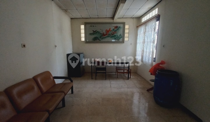 Rumah lama ditepi jalan KH Agus Salim Bekasi 2