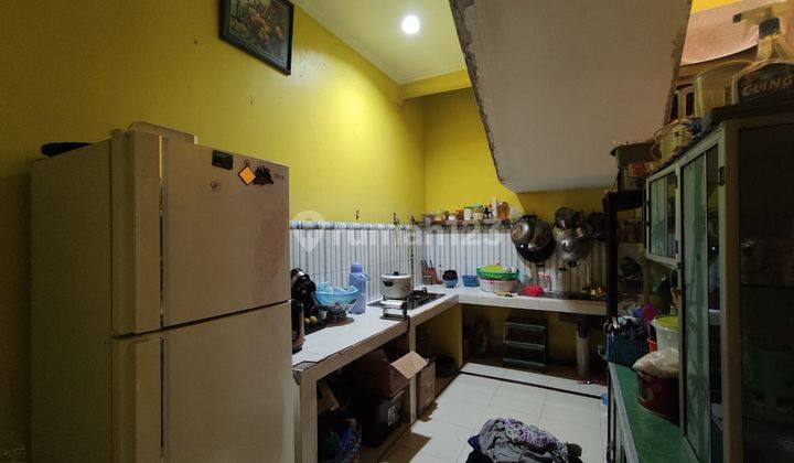 Ruko 3 lantai siap pakai jalur Hidup dan Ramai harga Murah SHM 6