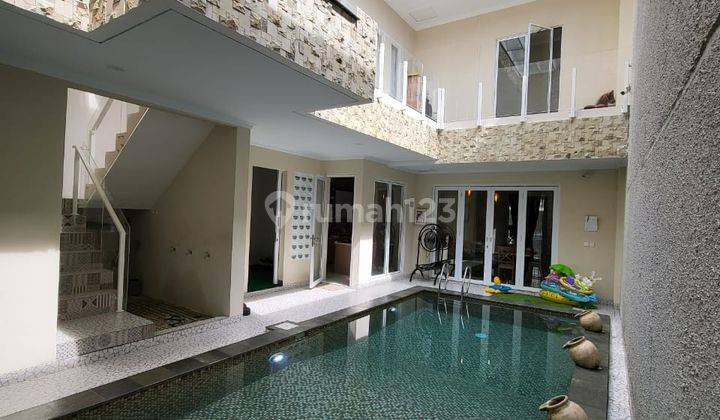 Rumah Mewah Cibubur ada Kolam Renang dan Full Furnish Termurah 1