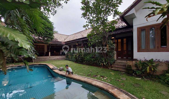 Rumah Mewah Kemang Nuansa Bali ada Pool akses Strategis 1