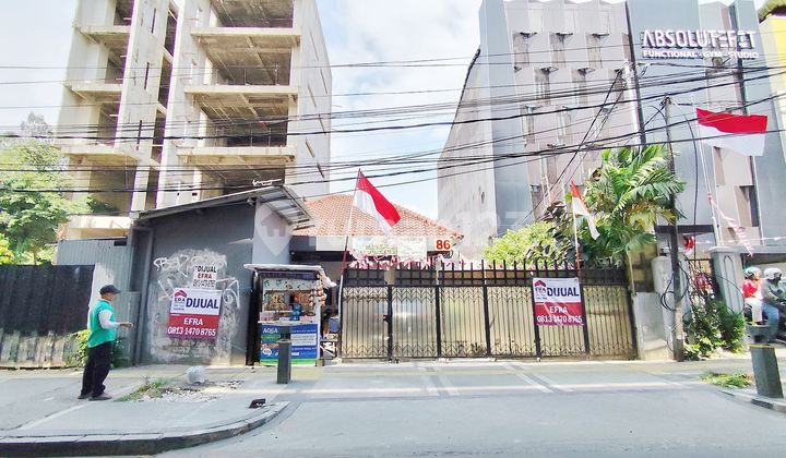 Strategic Menteng House on Proclamation Main Road Already Has SHM (Land Certificate). 1