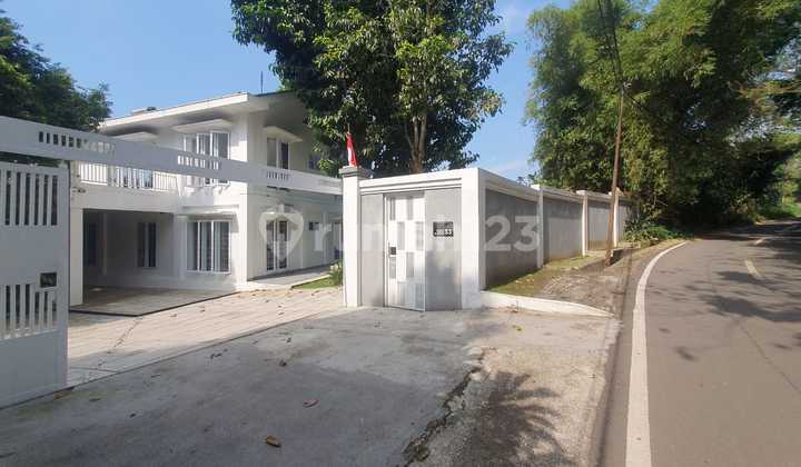Villa Modern Cipanas Full Furnish Deket Taman Bunga Nusantara