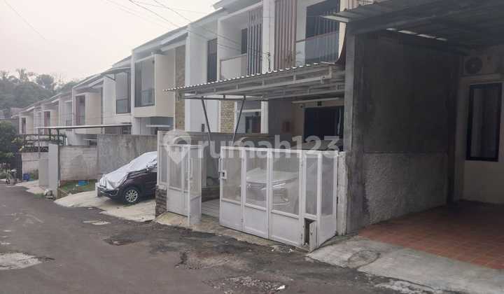 Rumah Sejuk 2 Lantai Stone Yard Cimahpar Akses Tol Sumarecon 2