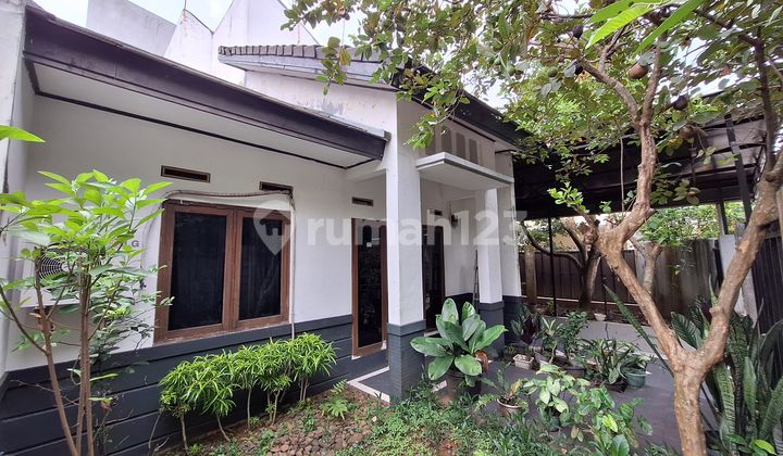 Rumah Hook Sentul Hadap Lapangan Golf Termurah Akses Tol