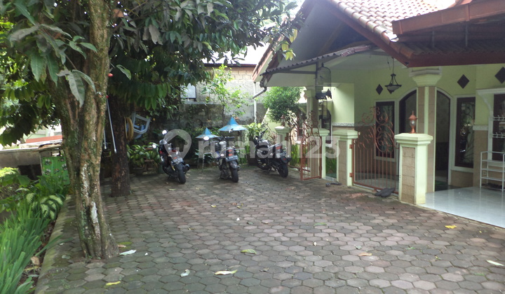 1 and a quarter floor ready-to-occupy house, SHM, corner lot, Pancoranmas, Depok. 2