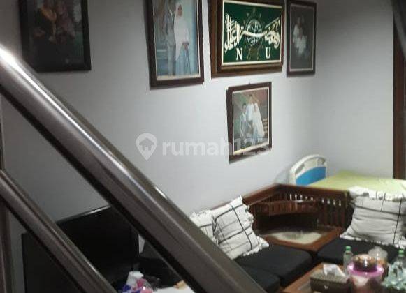 ruang keluarga rumah bagus 2lt siap huni,