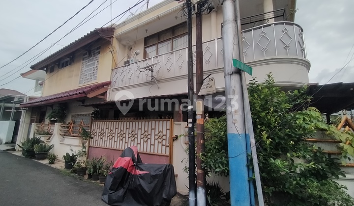 Hook House in Kayu Putih 2 Floors Near Pramuka Mall 2