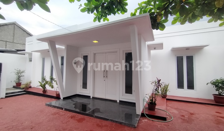 Rumah Asri di Villa Pertiwi Lahan 211M Baru Renov Dkt Tol Cisalak Rumah Asri di Villa Pertiwi Lahan 211M Baru Renov Dkt Tol Cisalak