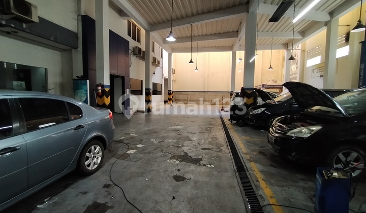 Show Room Mobil + Lift Oven, 4lt, m 21juta Tanah Bangunan 5