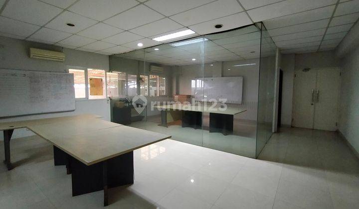 Show Room Mobil + Lift Oven, 4lt, m 21juta Tanah Bangunan 20
