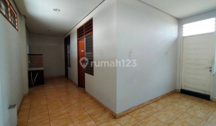 Show Room Mobil + Lift Oven, 4lt, m 21juta Tanah Bangunan 23