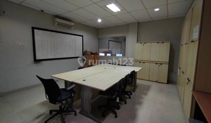 Show Room Mobil + Lift Oven, 4lt, m 21juta Tanah Bangunan 25