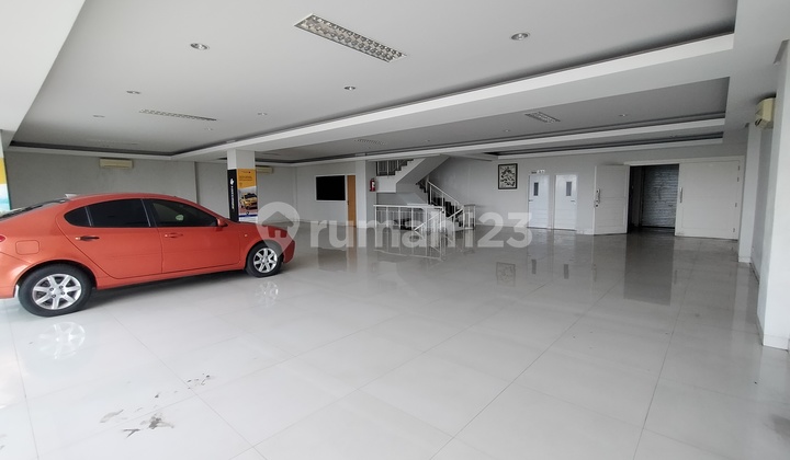 Disewa Showroom Mobil 4Lantai Semi Furnisheddi Kartini Raya