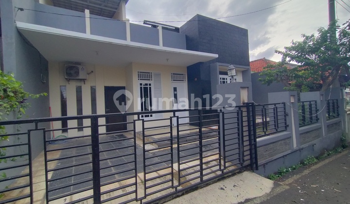 Rumah 2 Lantai Siao Huni di Kav Ui Beji Dekat Stasiun Depok