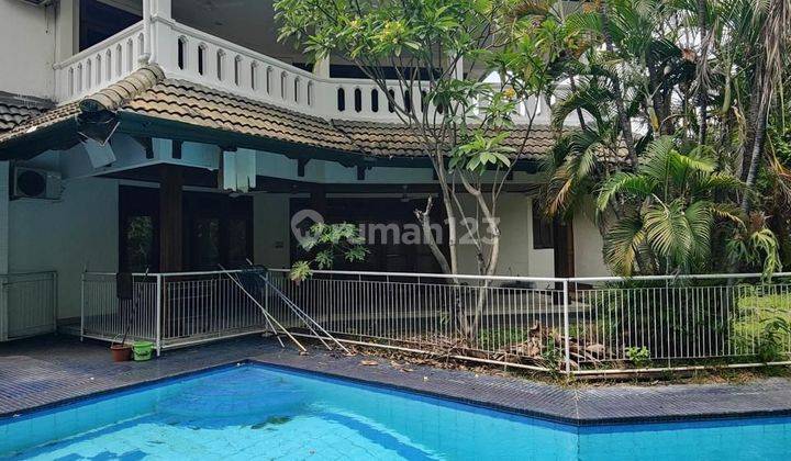 Rumah Mewah 2 Lantai, Semi Furnished, Ada Kolam Renang Di Kemang 1