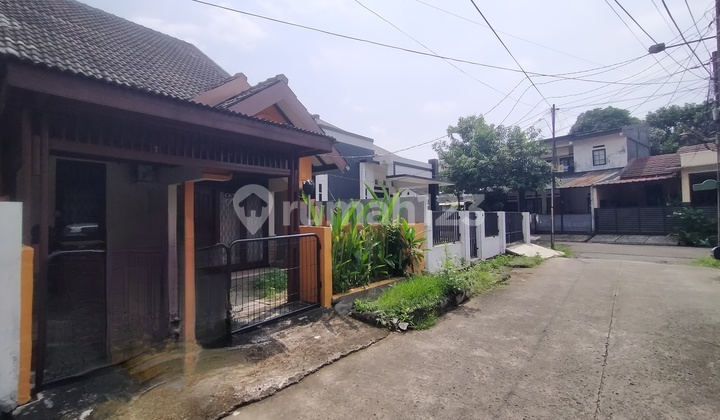 Renovated New House in Iskandar Complex, Near Old Depok Station.