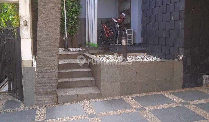 Rumah 2 Lantai Siap Huni Ada Kolam Renang  2