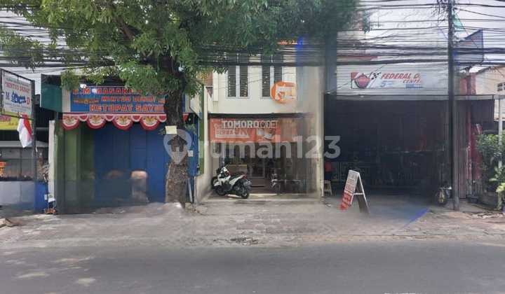 Two-story shop house, strategic location in East Jakarta, Price Negotiable Until Deal. 2