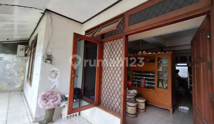 A one-story house with an affordable price and strategic location in the Sukamajaya Depok housing complex. 2