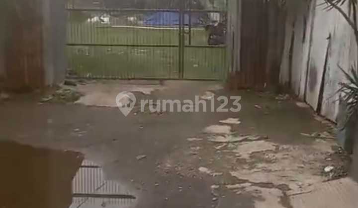 Land 4364 m2 in Ciracas area, East Jakarta, needs to be sold quickly.