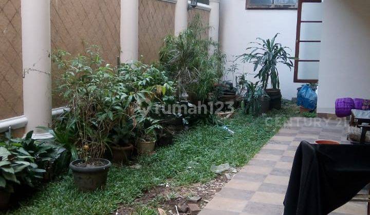 Rumah 2 Lantai Dalam Komplek Pelita Air Pancoran 2