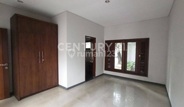 Disewakan Rumah 4BR Disenopati 2 Lantai Jakarta Selatan 2