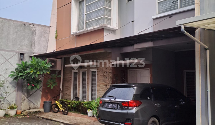 House in a Cluster in Duren Sawit Only 2Km from Toll Gate