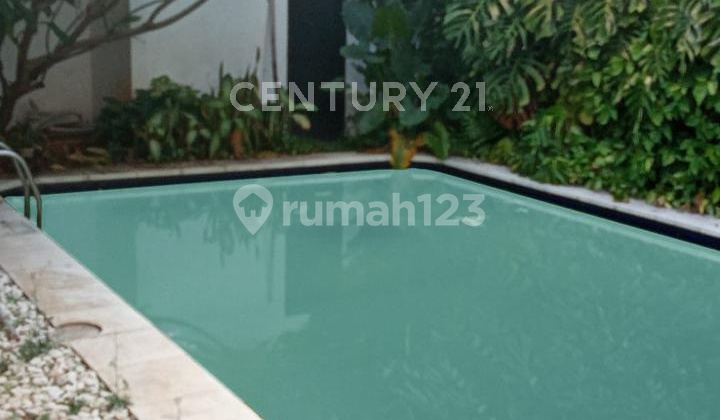 Asri House in the Quiet Area, on Wijaya Street, Kebayoran Baru