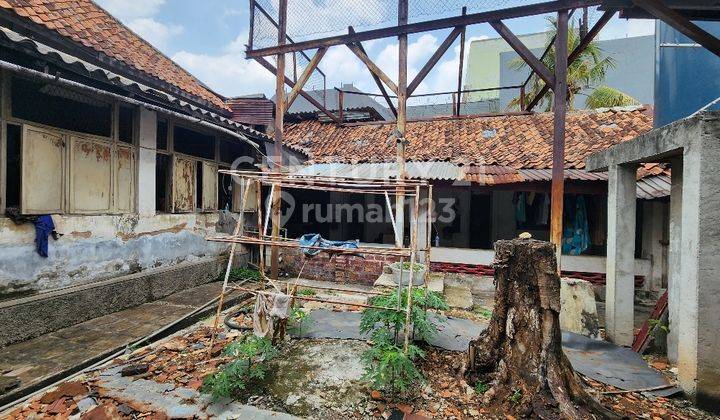 Rumah Hitung Tanah Di Area Komersial Di Menteng 2