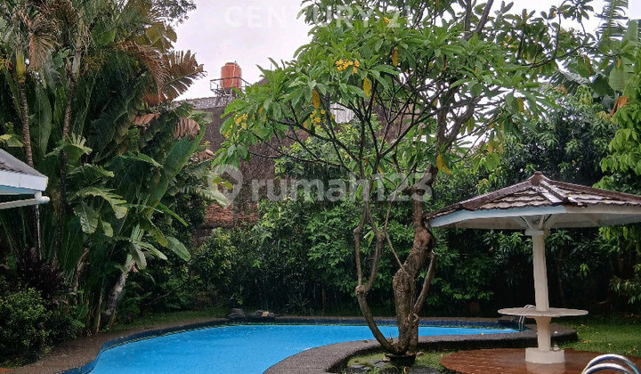 Rumah 1 Lantai Dengan Taman Yang Luas Bangka Jakarta Selatan 1