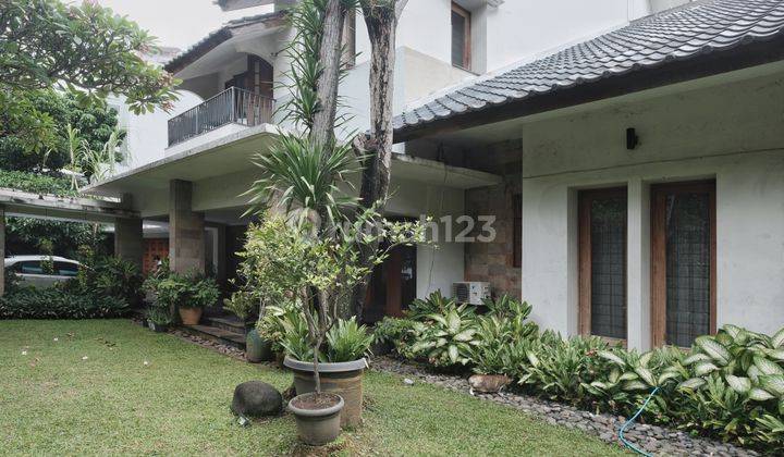 Dijual Rumah Asri, 2 Lantai Di Kebayoran Baru  2