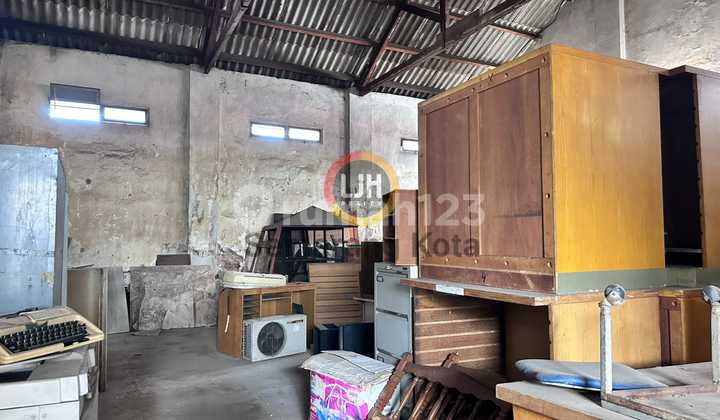 Good Warehouse in the City Center, Karangsaru Street 2