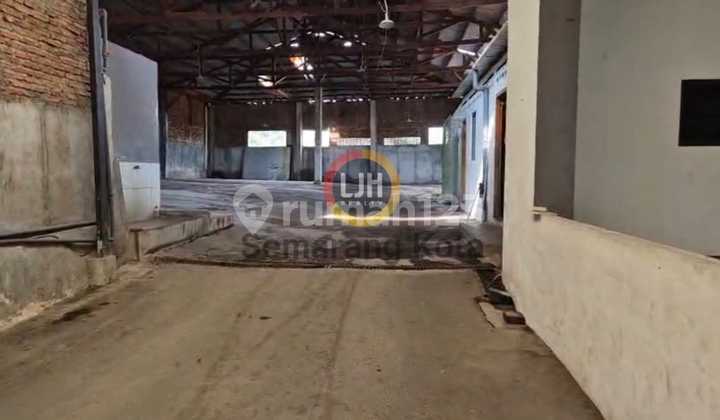Warehouse Building on Kedungmundu Street 2