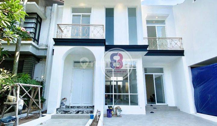 Rumah Baru Classic Modern Di Emerald Dengan Club House Pool 1