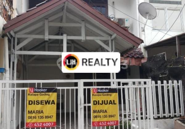 RUMAH SIAP HUNI DI JALAN PERMATA BIRU AREA KELAPA GADING
