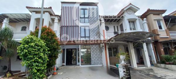 Rumah 3 Lantai di Bukit Gading Mediterania Kelapa Gading 1