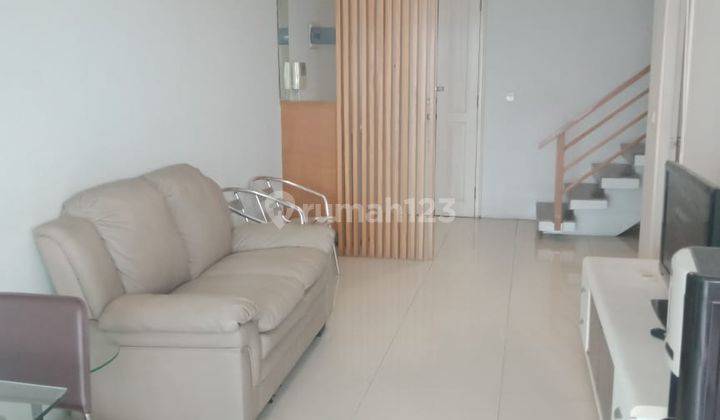 Apart 3 Kamar, View Lepas, Furnished, Lantai Tengah, French Walk Moi 1