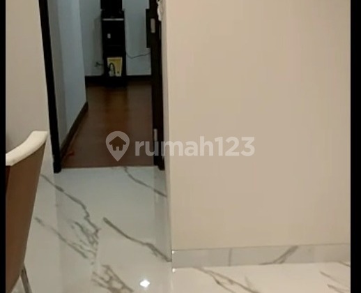 Apt Mewah Bagus di The Royal Springhill , Ls 196M2, 4Kt 2