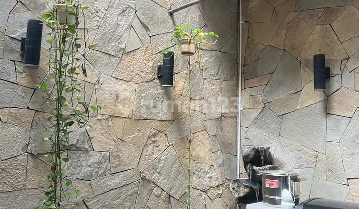 Minimalist smart home, 8 meters wide, west facing, ready in Kelapa Gading 2