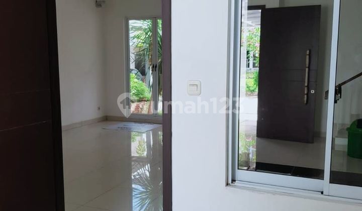 Rumah standar  2 lantai minimalis, 3 BR, lebar 7,siap hu 1