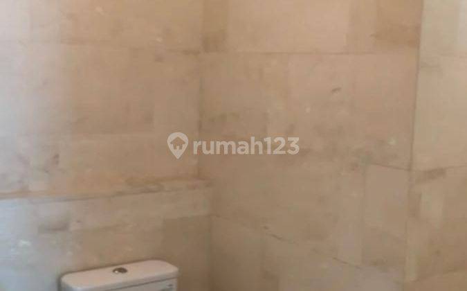 Apartemen Holland Village 3 br, lantai sedang, Unfurnished 2