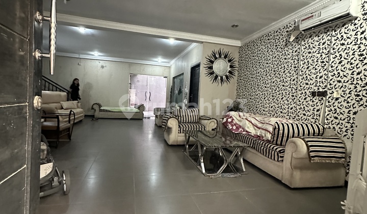 Disewakan Rumah Lebar 10 Jalan Lebar Sunter 2