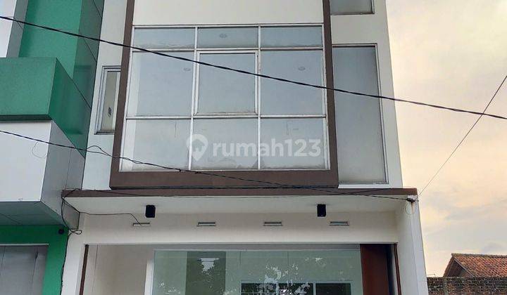 Ruko Bangunan Baru  3 Lantai,parkir luas, hadap selatan, Bandung 2